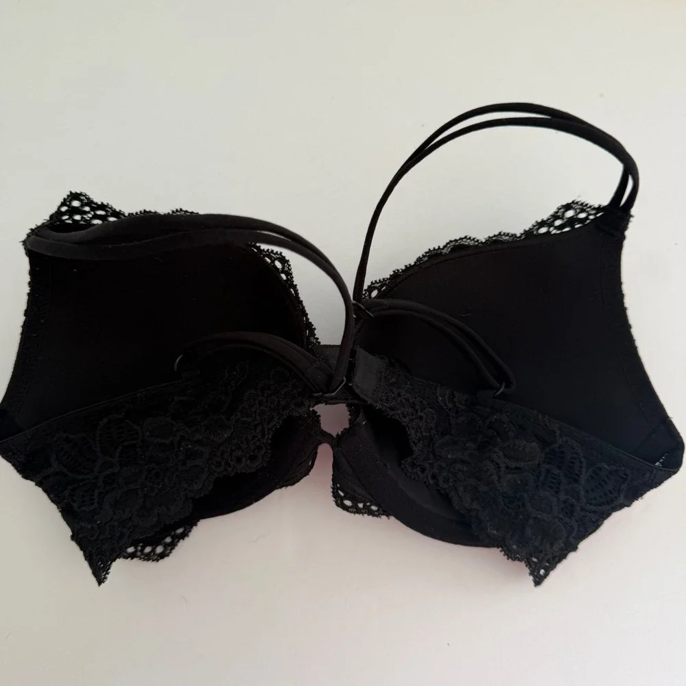 Victoria's Secret Very Sexy Push-Up Bra Black Lace Underwire 32C Floral